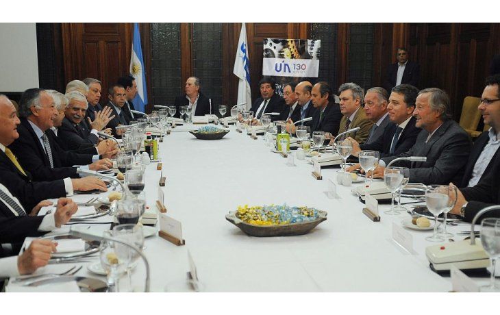 El almuerzo se llevó a cabo en la sede de la entidad fabril.