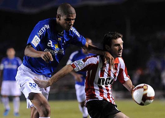 Gol y lucha. No solo es gol Boselli. Además asiste y pelea cada pelota como si fuese la última.
