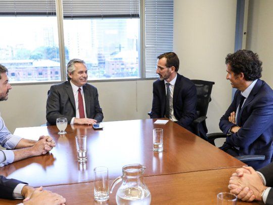 “Los invito a sumarse al Plan Argentina contra el Hambre”, dijo Fernández y los directivos se pusieron “a disposición para trabajar en conjunto” con el futuro gobierno.