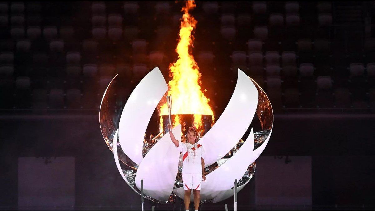 The flame of the Paris 2024 Olympic Games travels to France in its last relay