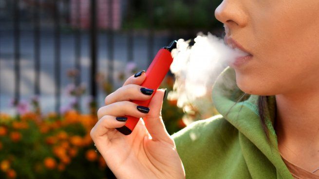 Los cigarrillos electrónicos, al igual que nos tradicionales, tienen consecuencias negativas para la salud a largo plazo.