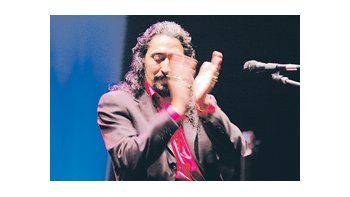 Para El Cigala: «Como pasa con el tango, el flamenco merece respeto. Y así como no haría ‘Sus ojos se cerraron’ en heavy metal, tampoco me gusta que hagan eso con el flamenco».
