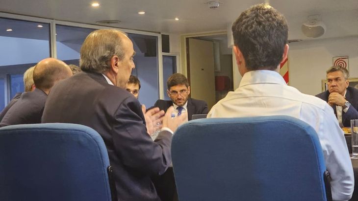 Francos mantuvo contactos con gobernadores y legisladores Francos mantuvo contactos con gobernadores y legisladores