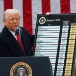 Estos impuestos son pagados por los importadores en EEUU y se trasladan a los consumidores mediante precios más altos. Estos impuestos son pagados por los importadores en EEUU y se trasladan a los consumidores mediante precios más altos.