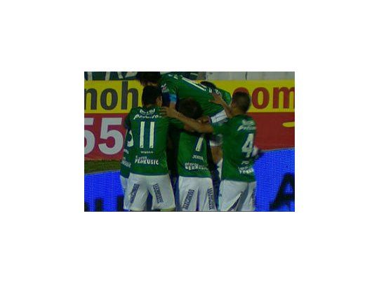 Sarmiento volvió a ganar como local tres seis encuentros (Captura de TV).
