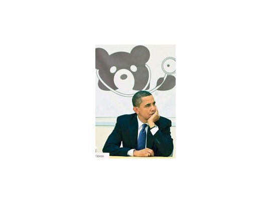 El presidente Barack Obama visitó ayer un centro de salud para niños en Washington. El demócrata denunció en días recientes «técnicas de amedrentamiento de intereses particulares» en contra de su propuesta de reforma sanitaria.