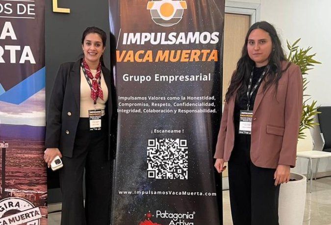 Anahí Llanos y Noelia Daniele, gerenta de operaciones de Galeón Logistics Solutions, en la AOG Patagonia 2026. Anahí Llanos y Noelia Daniele, gerenta de operaciones de Galeón Logistics Solutions, en la AOG Patagonia 2026.