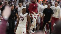 jimmy butler exploto con 56 puntos y miami heat se puso 3-1 ante los bucks de giannis