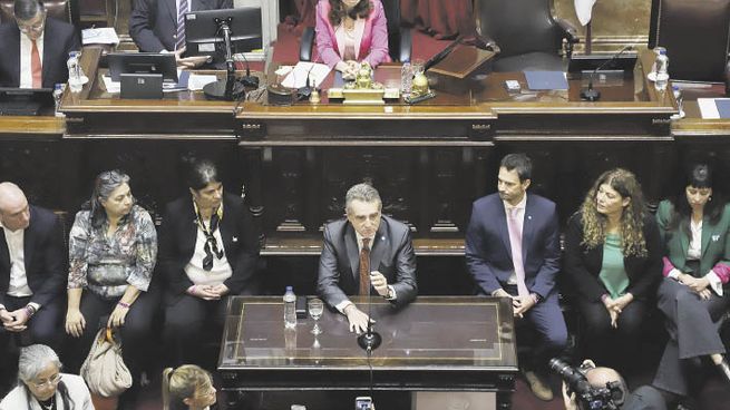 defensa. El jefe de Gabinete, Agustín Rossi, destacó gestión pese a vaivenes. Cristina de Kirchner, presente.