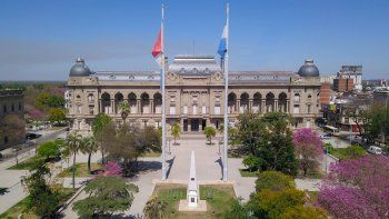 La&nbsp;provincia&nbsp;de&nbsp;Santa Fe&nbsp;comenzó a emitir&nbsp;informes diarios del estado de situación del&nbsp;coronavirus&nbsp;y cómo afecta la provincia.