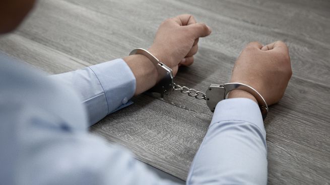 Estar profugado es asumir que el proceso penal se complique. 