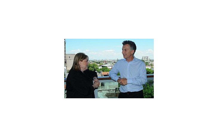 Susana Malcorra junto al presidente electo Mauricio Macri. La Canciller avisó que seguirán las negociaciones con Irán.