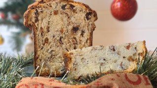 Algunos refieren rellenar el pan dulce con chocolate o dulce de leche en vez de frutos secos o fruta abrillantada. Algunos refieren rellenar el pan dulce con chocolate o dulce de leche en vez de frutos secos o fruta abrillantada.