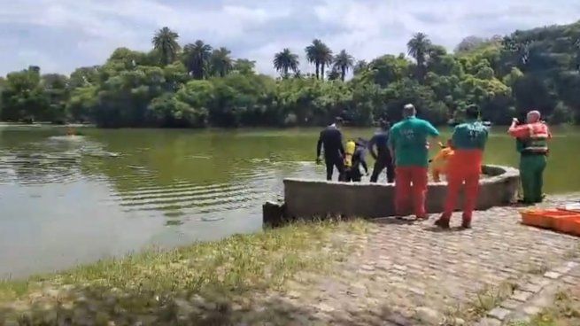 Un hombre desapareció luego de lanzarse al lago de Palermo&nbsp;