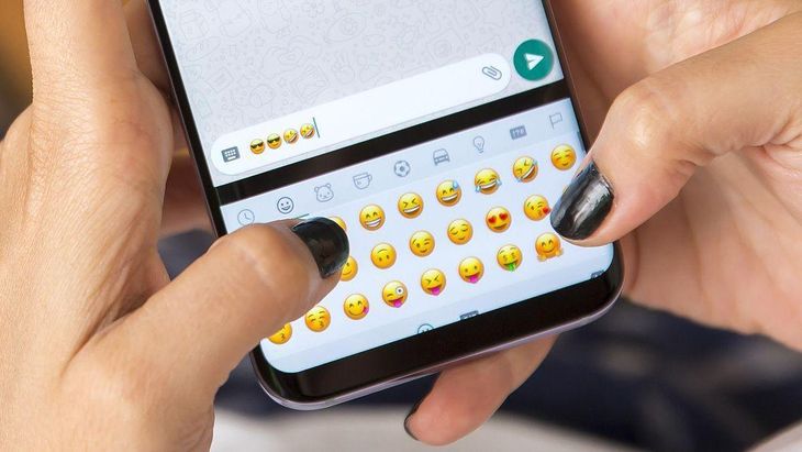 Para activar los nuevos emojis animados de Whatsapp tenés que enviarlos solos: sin texto ni otros emojis. 