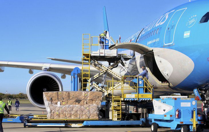 Preparados. Los Airbus A 330 de Aerolíneas Argentinas están listos para la operación de transporte de vacunas desde Moscú.&nbsp;