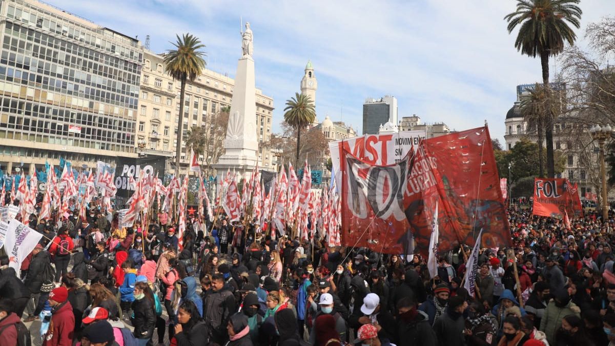 Tras los reclamos, organizaciones sociales lograron ingresar al Ministerio de Economía