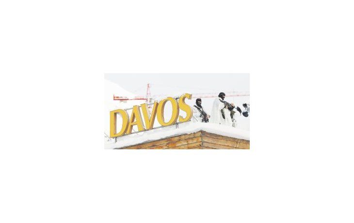 El despliegue de efectivos de seguridad sigue dominando en Davos. Allí llegará hoy Mauricio Macri , en lo que significará el regreso de la Argentina a ese foro económico tras trece años de ausencia.