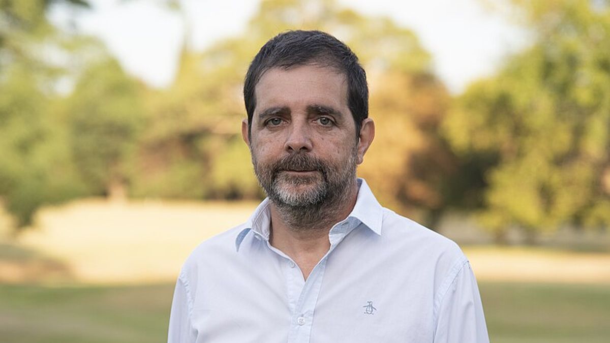 They raided the municipality of San Martín and prohibited Mayor Fernando Moreira from leaving the nation.