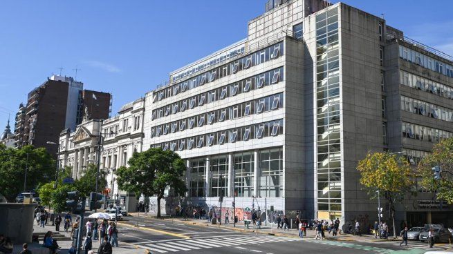 La UBA adoptó medidas de emergencia tras el veto al financiamiento universitario.