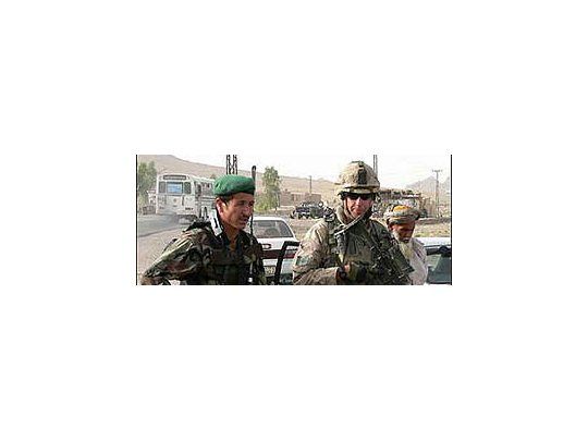 Un atentado suicida contra un convoy de la OTAN