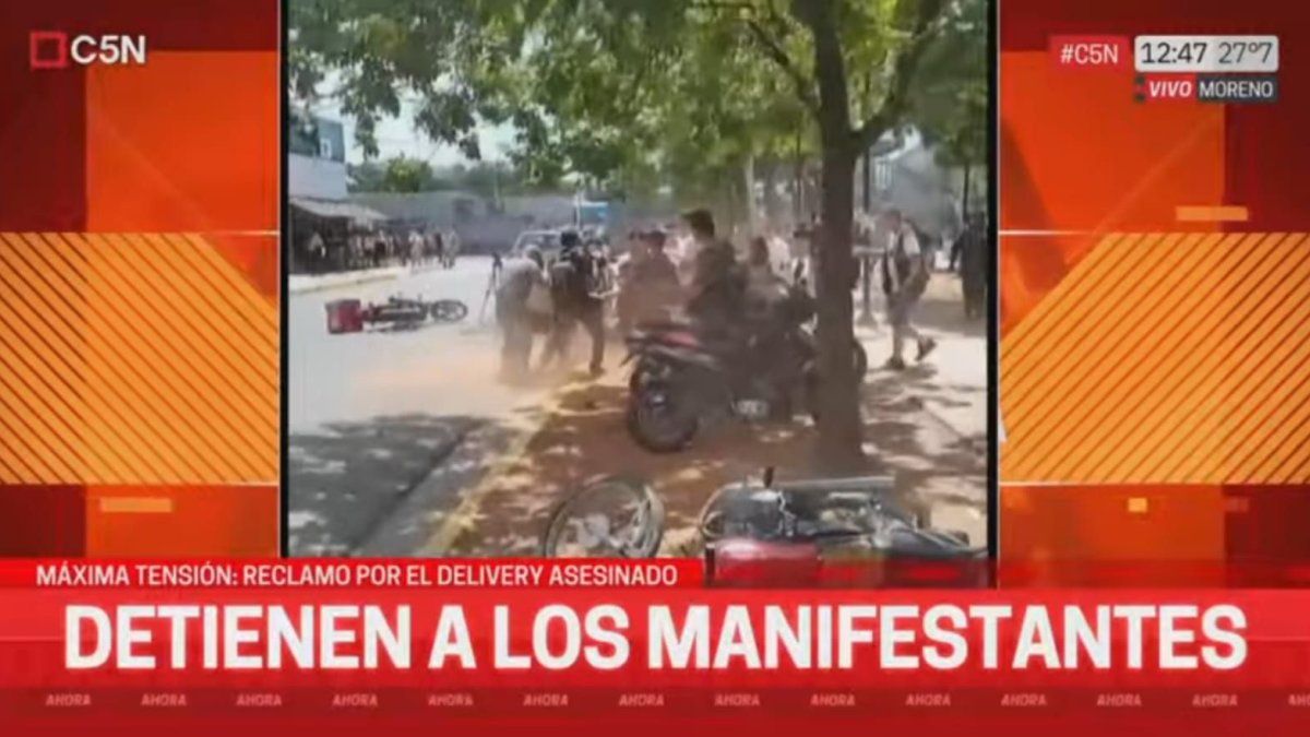 Tension in Moreno: neighbors attacked the municipality for the murder of a delivery and there are detainees