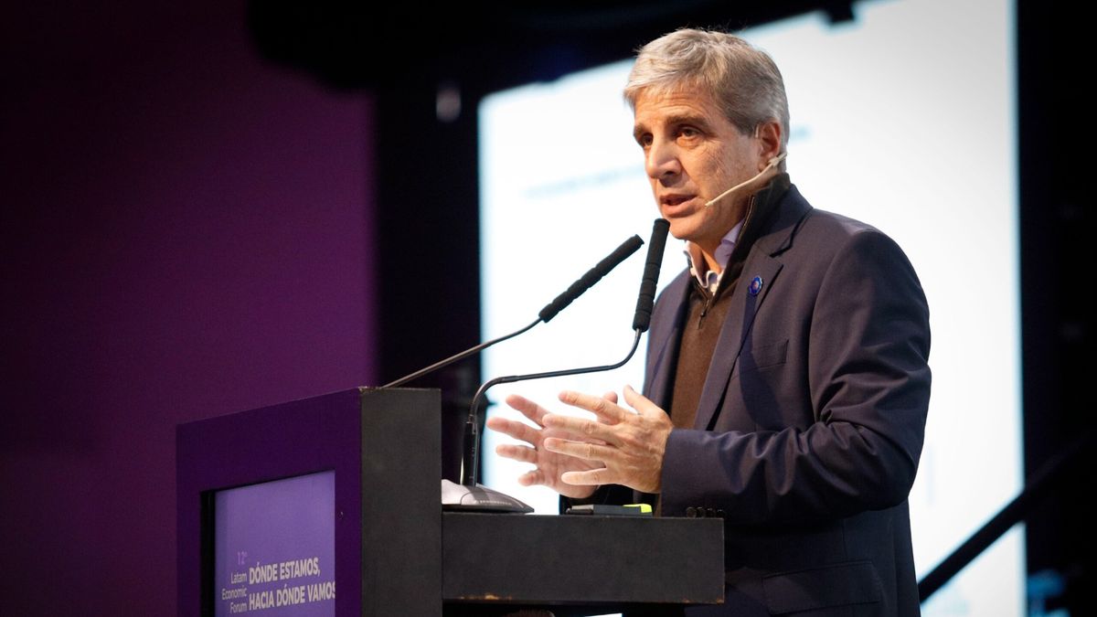 Luis Caputo: "Será un 2027 atípico, la economía se va a llevar puesta a la política y el Presidente ganará cómodamente"