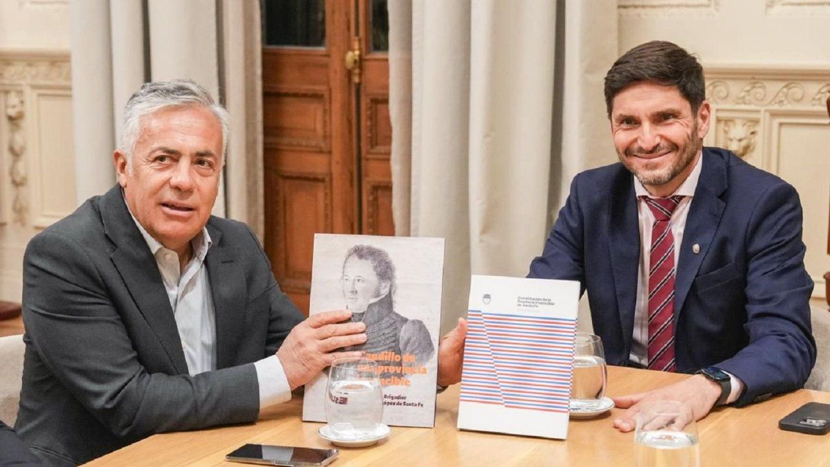 Maximiliano Pullaro se reunió en Rosario con gobernadores del interior para impulsar una agenda federal