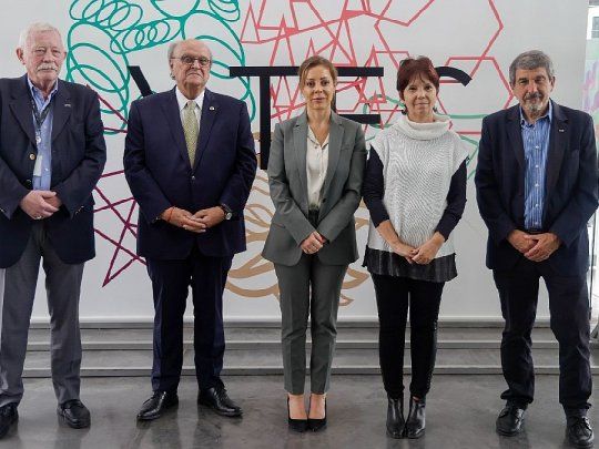 Edaurdo Dvorkin, José Ignacio de Mendiguren, Flavia Royon, Mercedes Marcó del Pont y Roberto Salvarezza.