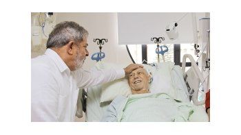 Lula en el hospital en su visita a Alencar.