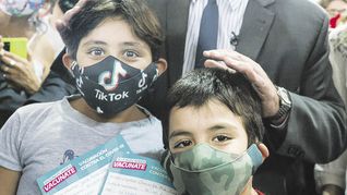 CAMPAÑA. Alberto Fernández ayer en la presentación de una campaña de vacunación, en la provincia de Buenos Aires.