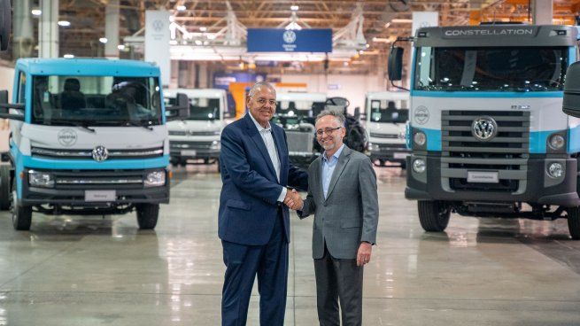 La puesta en marcha de la planta fue oficializada ayer en un acto que fue encabezado por Marcellus Puig, presidente y CEO de Volkswagen Group Argentina y Roberto Cortes, presidente y CEO de Volkswagen Caminhões e Ônibus.