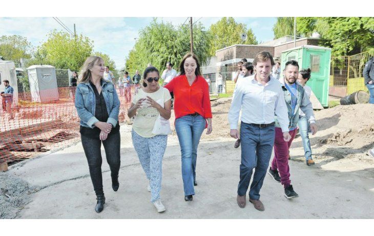 Llamado. Tras su recorrida ayer por la localidad de San Miguel, María Eugenia Vidal confirmó que esta semana recibirán nuevamente a los combativos gremios de maestros de la provincia.