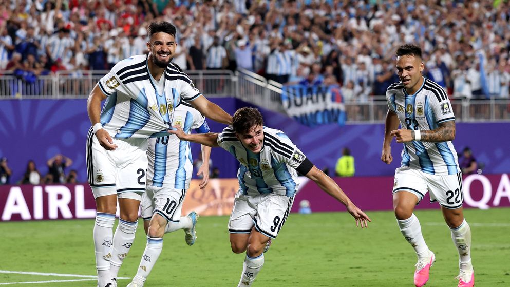 Julián Álvarez y Lautaro Martínez marcaron en el alargue y sellaron el triunfo de Argentina ante Suiza.
