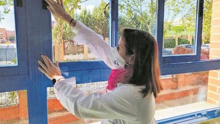 Escuelas Colegios ventilación invierno frío.jpg