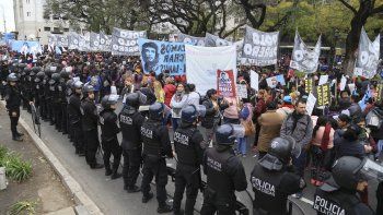 La jornada incluye cortes de ruta en 20 provincias y una movilización a Plaza de Mayo.