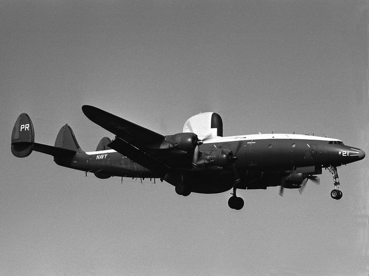 El avión “de reconocimiento” (espía) USN EC-121 BuNo 135749. Derribado por los norcoreanos, según ellos sobre su territorio, según los norteamericanos en aguas internacionales. Los restos nunca fueron encontrados.