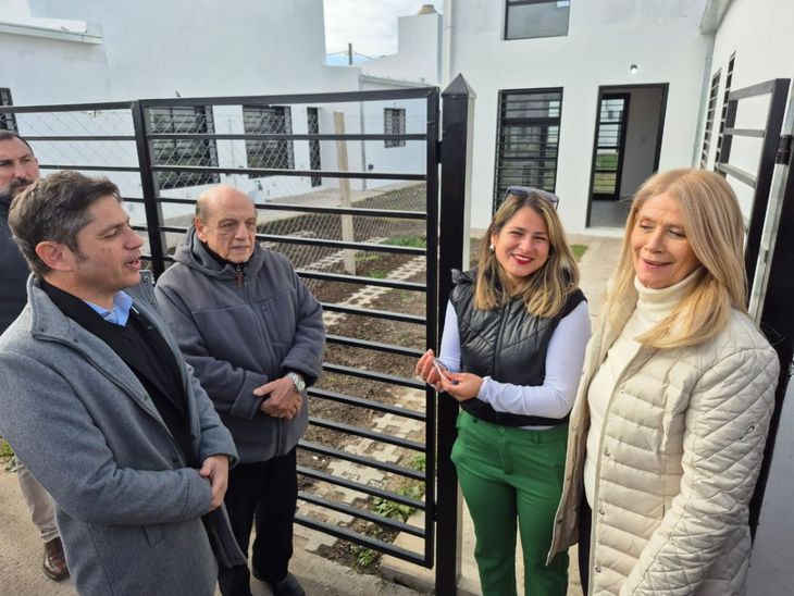 Axel Kicillof junto al intendente de Berazategui, Juan Jose Mussi, y a la vicegobernadora Verónica Magario. Axel Kicillof junto al intendente de Berazategui, Juan Jose Mussi, y a la vicegobernadora Verónica Magario.