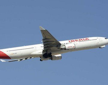 Iberia, parte del grupo IAG, es una de las compañías que adoptó el sistema de coberturas (hedging) para su combustible en Europa. Iberia, parte del grupo IAG, es una de las compañías que adoptó el sistema de coberturas (hedging) para su combustible en Europa.