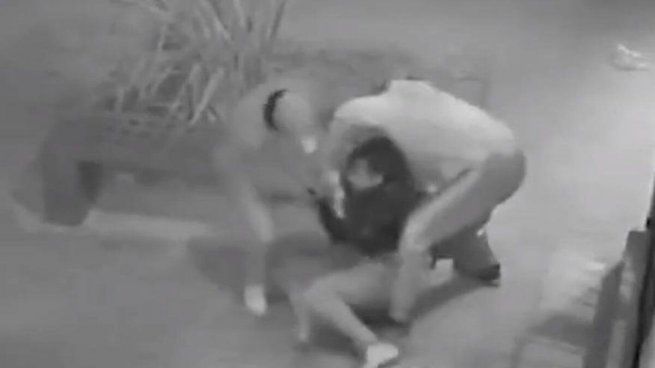 La mujer policía mató a uno de los delincuentes que le quiso robar el celular