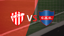 se juega el segundo tiempo del empate en 0 entre talleres (re) y güemes (se)