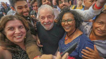 Luego de recuperar la libertad en noviembre de 2019, el expresidente Lula da Silva realizó viajes por el interior de Brasil para revivir el apoyo al PT.