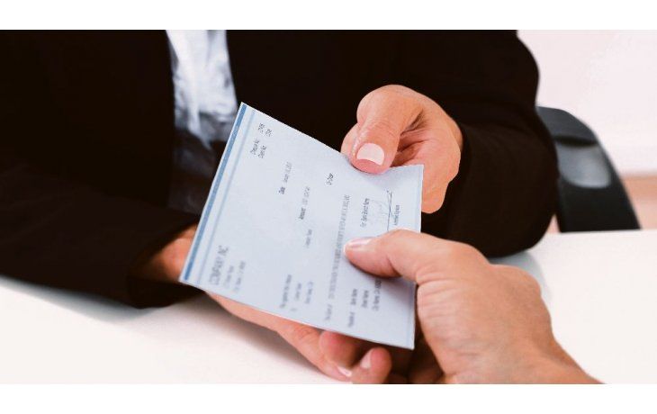¿Fin de los cheques físicos? La medida que evalúa el BCRA podría asestar un golpe duro a la economía informal