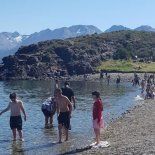Ushuaia superó los 21 grados y se llenaron las playas.