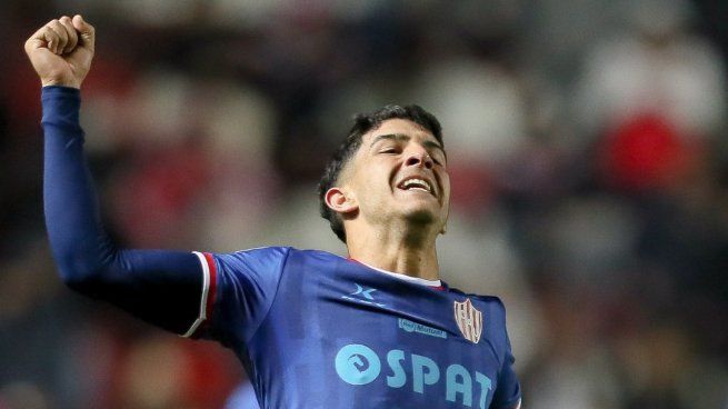 La Unión hace la fuerza. Joaquín Mosqueira festeja su gol en el triunfo de los santafesinos ante Barracas Central.&nbsp;