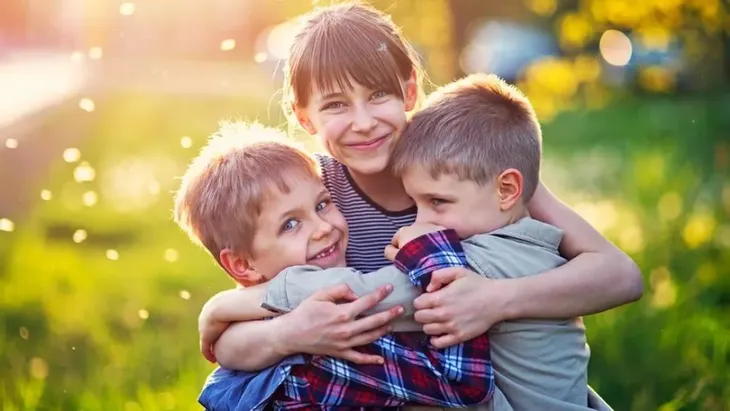 5 de septiembre Día Mundial del Hermano. 5 de septiembre Día Mundial del Hermano.