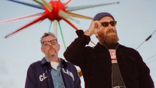 El dúo oriundo de Ohio presenta nueva música. El dúo oriundo de Ohio presenta nueva música.