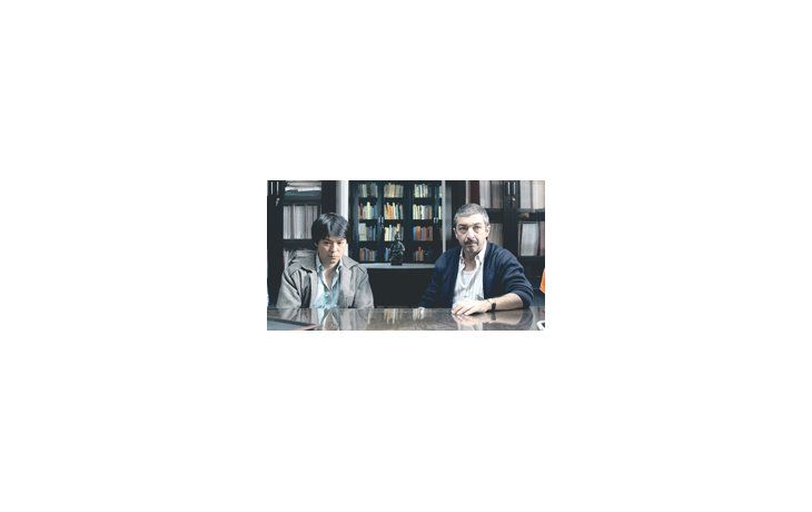 Darín hace una nueva creación en el papel de un ferretero poco sociable, e Ignacio Huang es una auténtica sorpresa como un inmigrante chino sin plata ni diccionario.