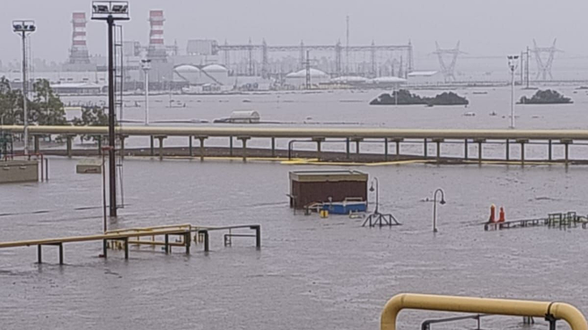 Enargas anunció que por el temporal en Bahí Blanca dejó de operar la planta Cerri de TGS y que ahora se restringe el suministro de gas a servicios que pueden ser interrumpidos.&nbsp;