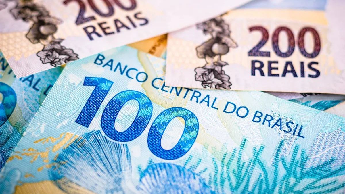 The Brazilian economy contracted in October due to the impact of rate hikes